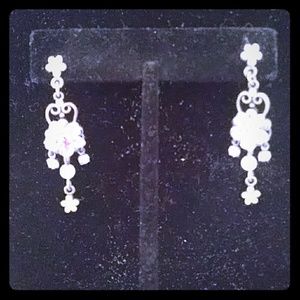 Avon spring floral earrings